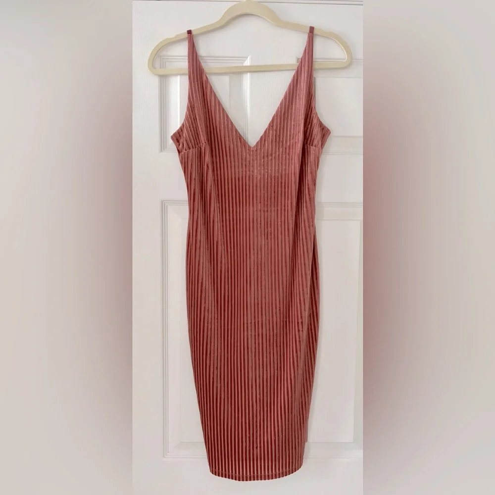 🌹 Velvet Pinstripe Dress 🌹 - Picture 2 of 4